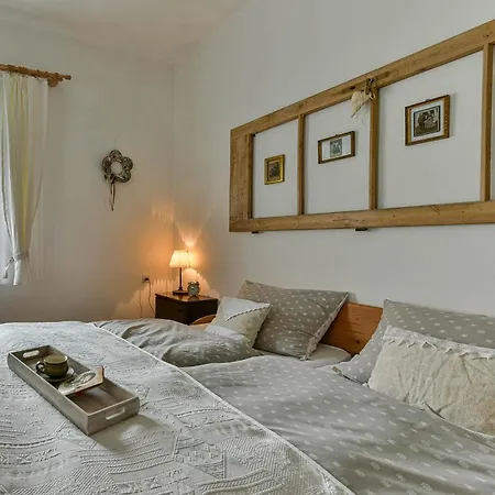 Halháza Erdészlak * Sirok