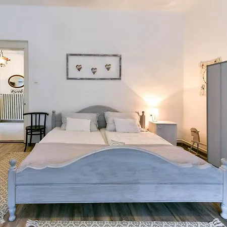 Halháza Erdészlak * Sirok