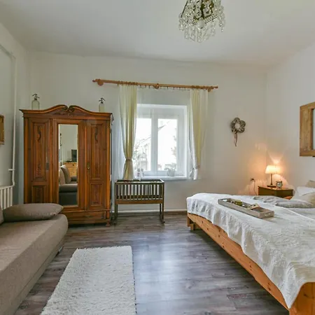 Halháza Erdészlak *