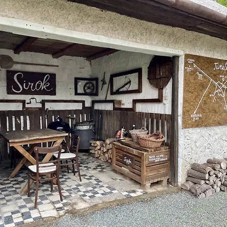 Halháza Erdészlak * Sirok