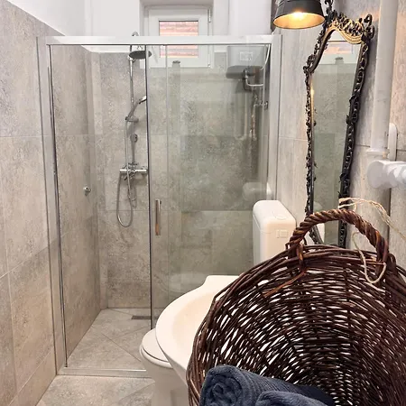 Halháza Erdészlak * Sirok